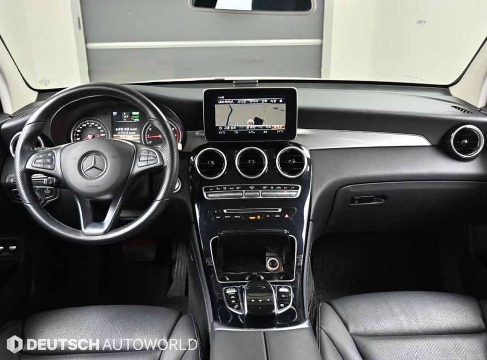 벤츠 GLC 클래스 GLC 350 e 4MATIC 사진 7