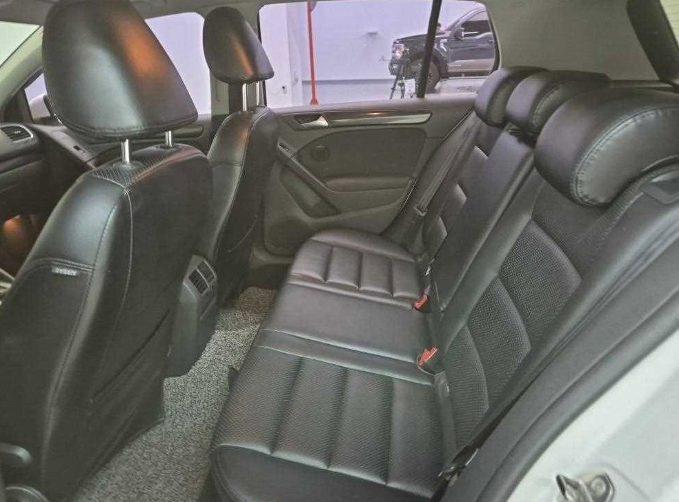 폭스바겐 골프 1.6 TDI 블루모션 사진 12
