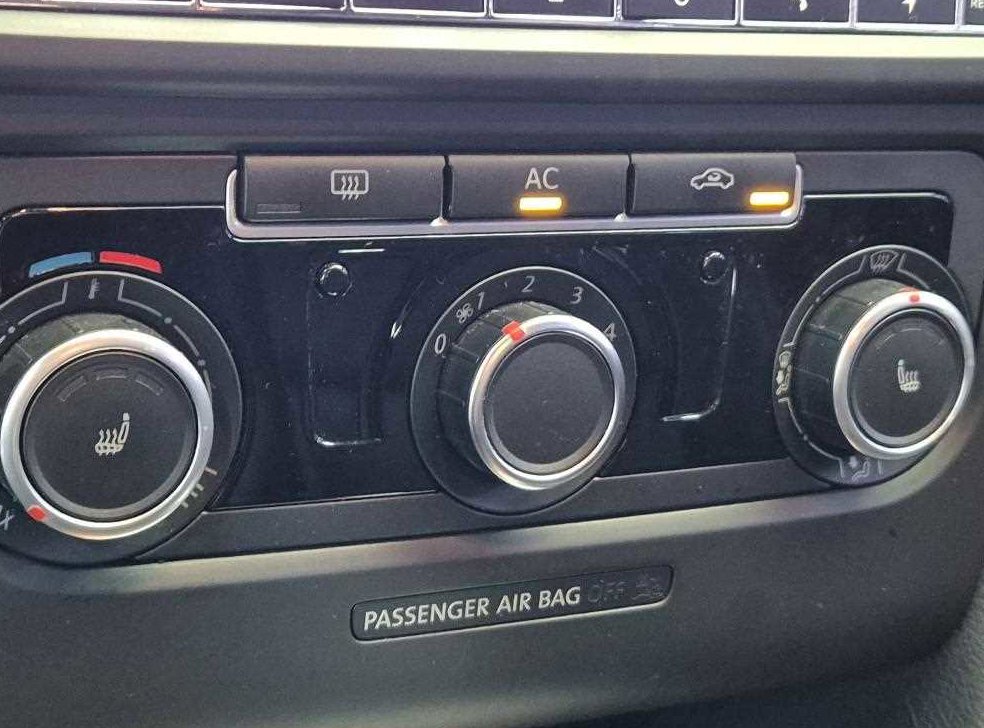 폭스바겐 골프 1.6 TDI 블루모션 사진 16