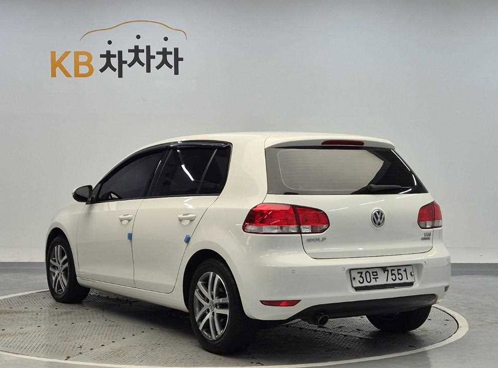 폭스바겐 골프 1.6 TDI 블루모션 사진 2
