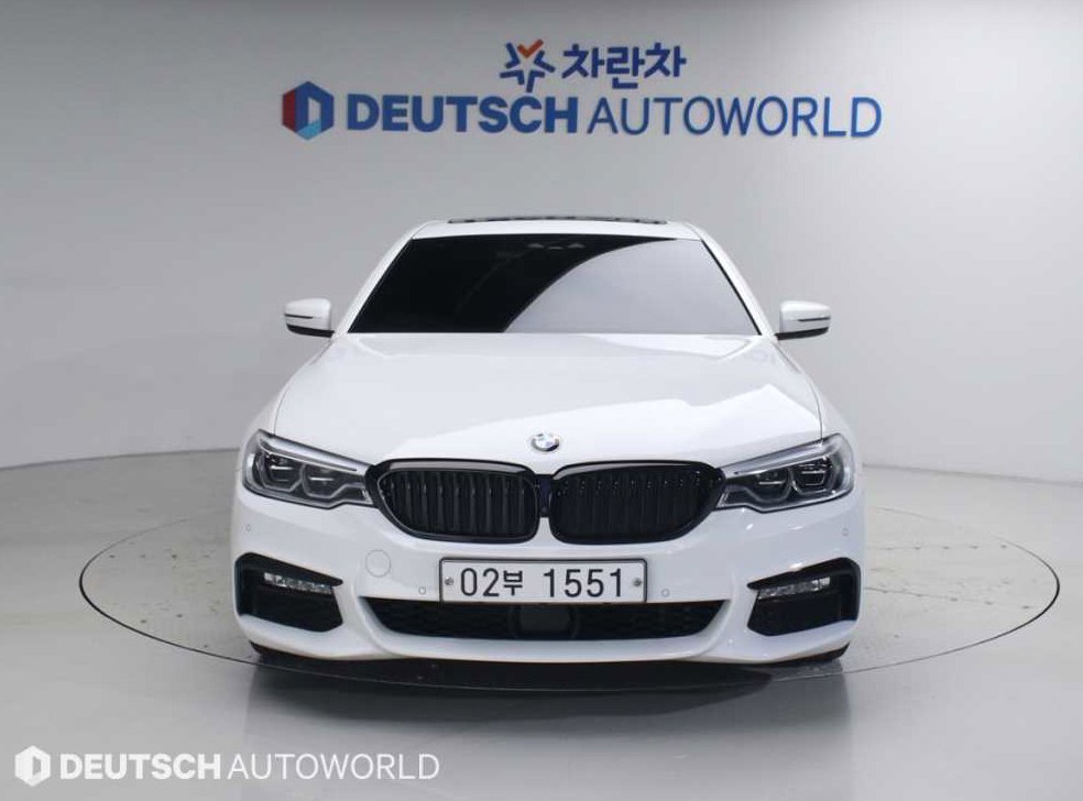 BMW 5시리즈 530i M 스포츠 플러스 사진 3