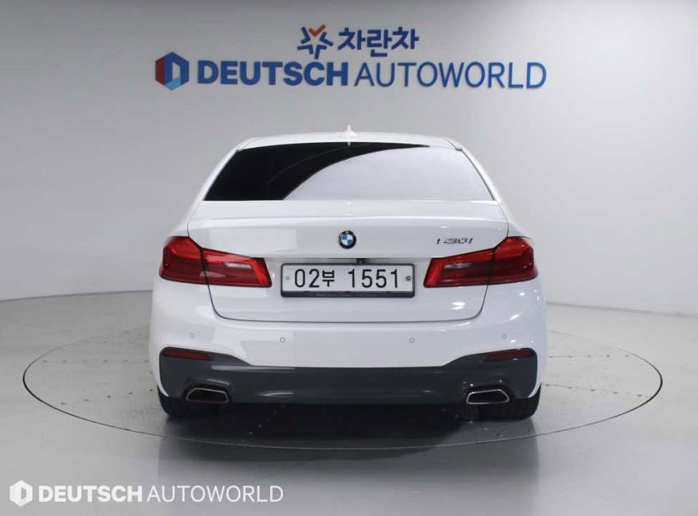 BMW 5시리즈 530i M 스포츠 플러스 사진 4