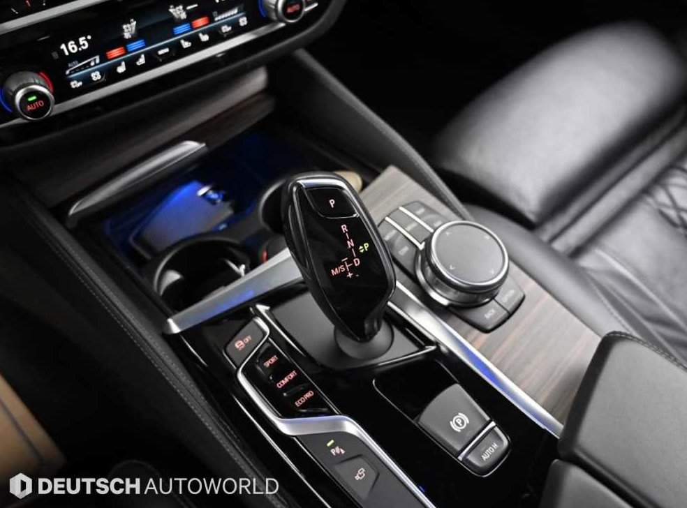 BMW 5시리즈 530i M 스포츠 플러스 사진 9