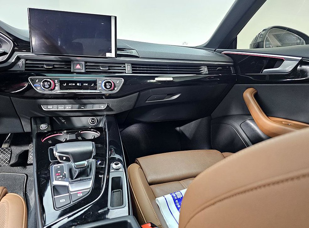 아우디 A5 40 TDI 콰트로 프리미엄 스포트백 사진 10