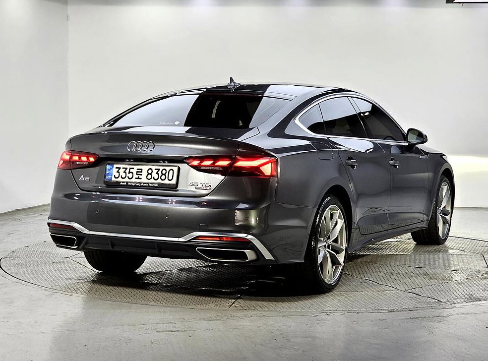 아우디 A5 40 TDI 콰트로 프리미엄 스포트백 사진 4