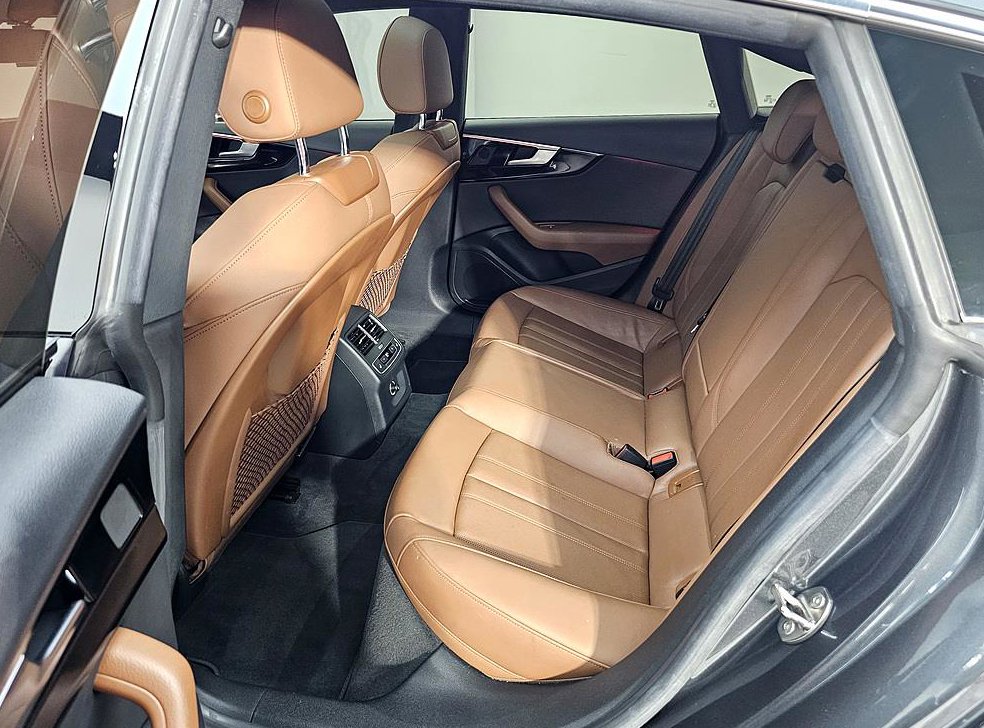 아우디 A5 40 TDI 콰트로 프리미엄 스포트백 사진 9