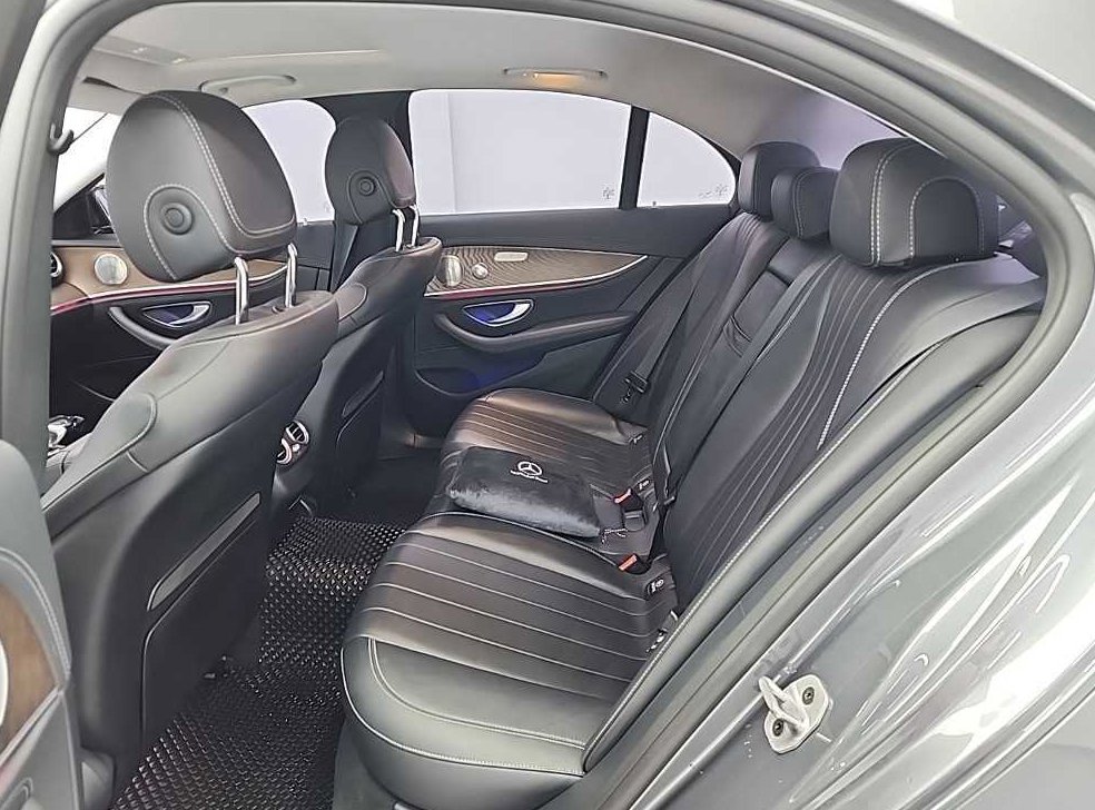 벤츠 E 클래스 E300 익스클루시브 사진 12
