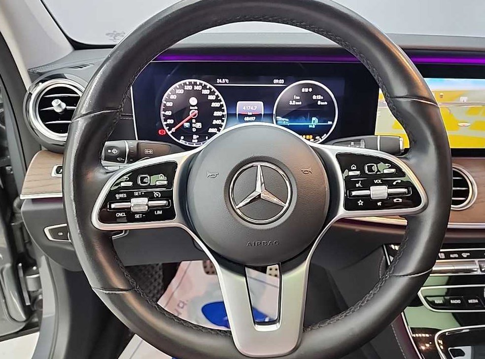 벤츠 E 클래스 E300 익스클루시브 사진 9
