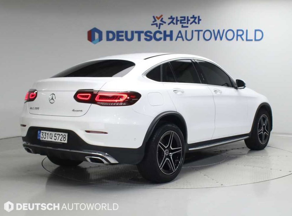 벤츠 GLC 클래스 GLC 300 4MATIC 쿠페 사진 2