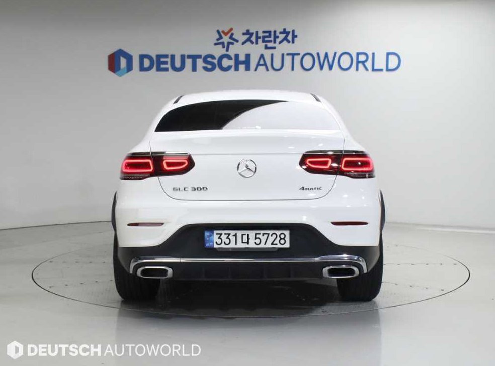 벤츠 GLC 클래스 GLC 300 4MATIC 쿠페 사진 4