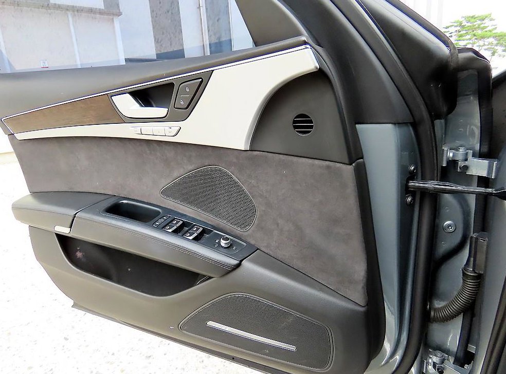 아우디 A8 4.0 TFSI 콰트로 LWB 사진 11