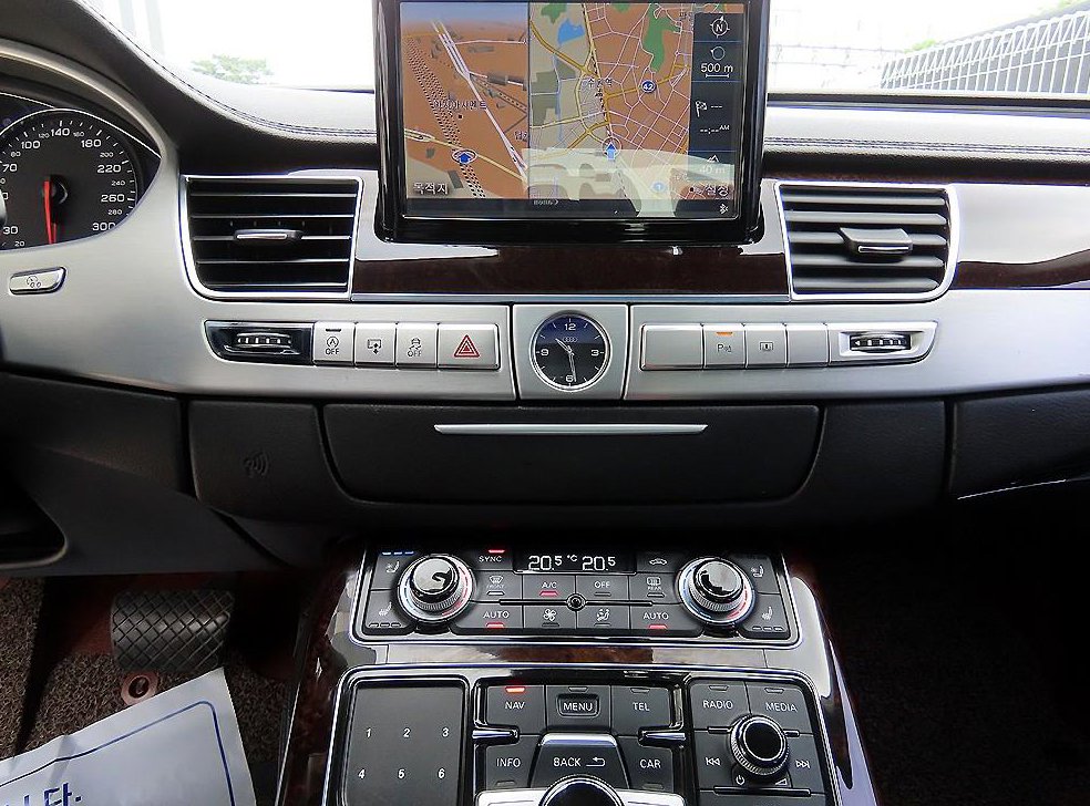 아우디 A8 4.0 TFSI 콰트로 LWB 사진 12