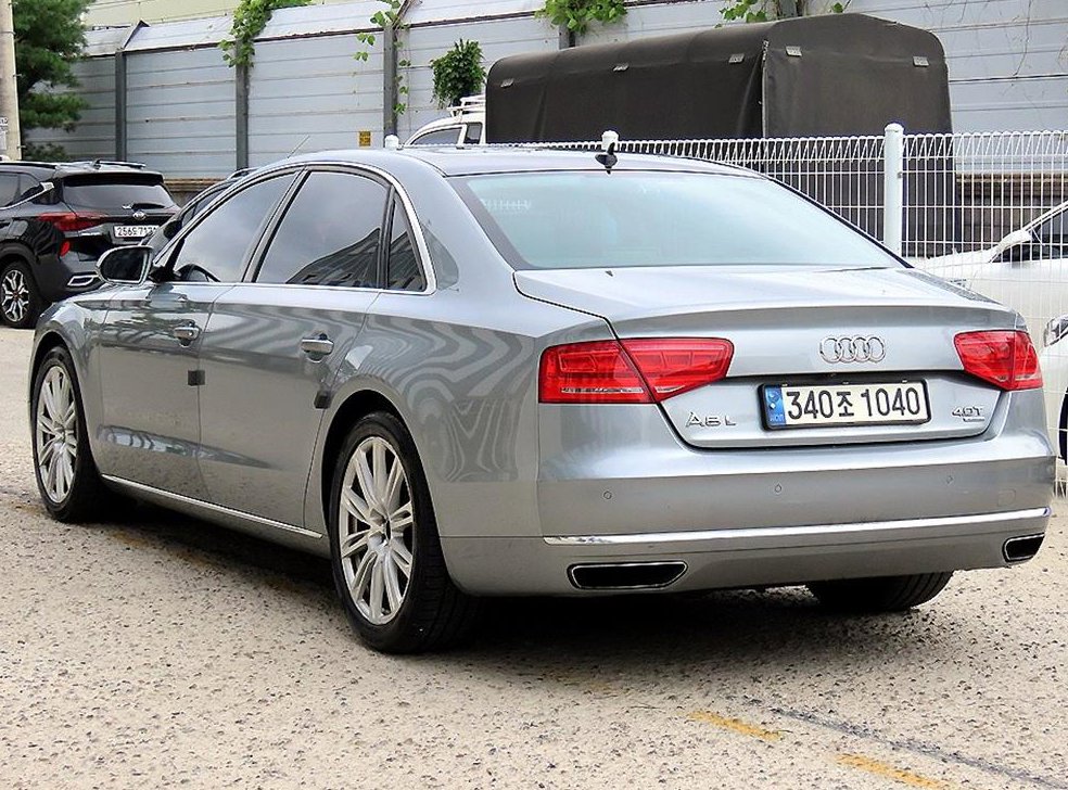 아우디 A8 4.0 TFSI 콰트로 LWB 사진 3