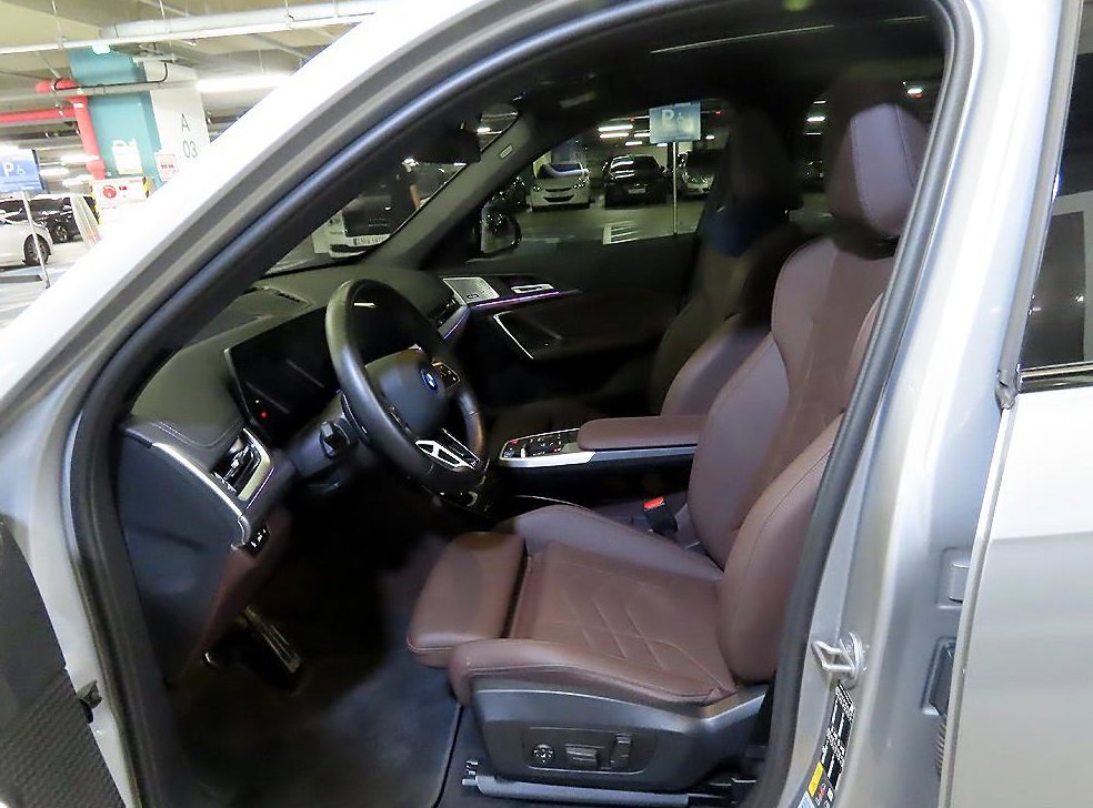 BMW iX1 xDrive 30 M 스포츠 사진 6