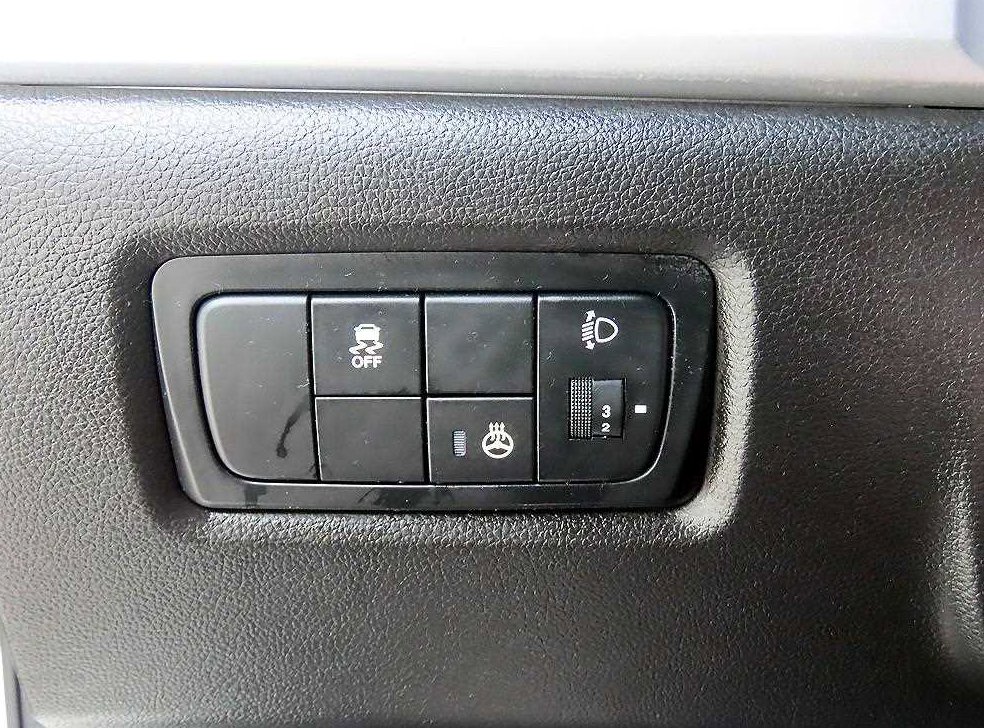KG모빌리티(쌍용)  코란도 2WD 2.2 RX 사진 12