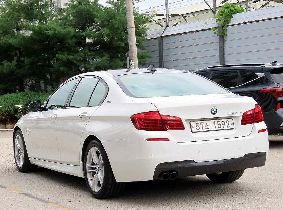 BMW 5시리즈 520d M 에어로다이나믹 프로 사진 3