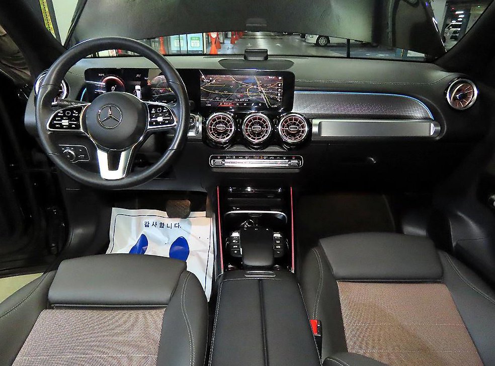 벤츠 EQB EQB 300 4MATIC AMG 라인 사진 10