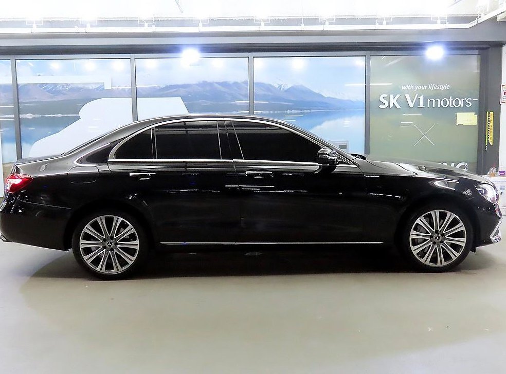 벤츠 E 클래스 E350 4MATIC 익스클루시브 사진 3