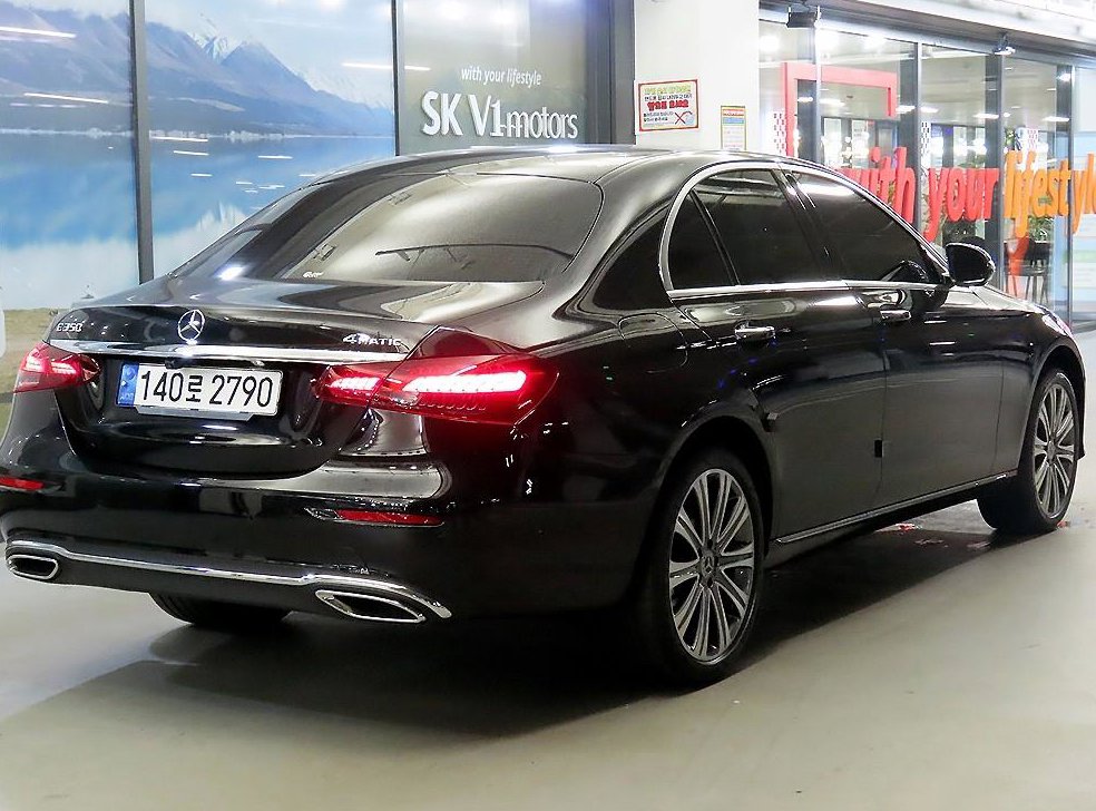 벤츠 E 클래스 E350 4MATIC 익스클루시브 사진 4