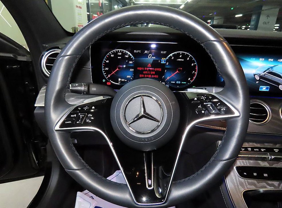 벤츠 E 클래스 E350 4MATIC 익스클루시브 사진 8