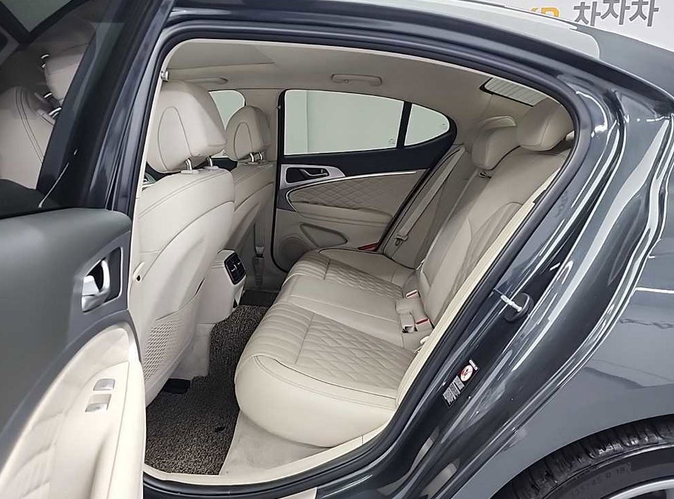 제네시스 G70 2.0T 사진 12