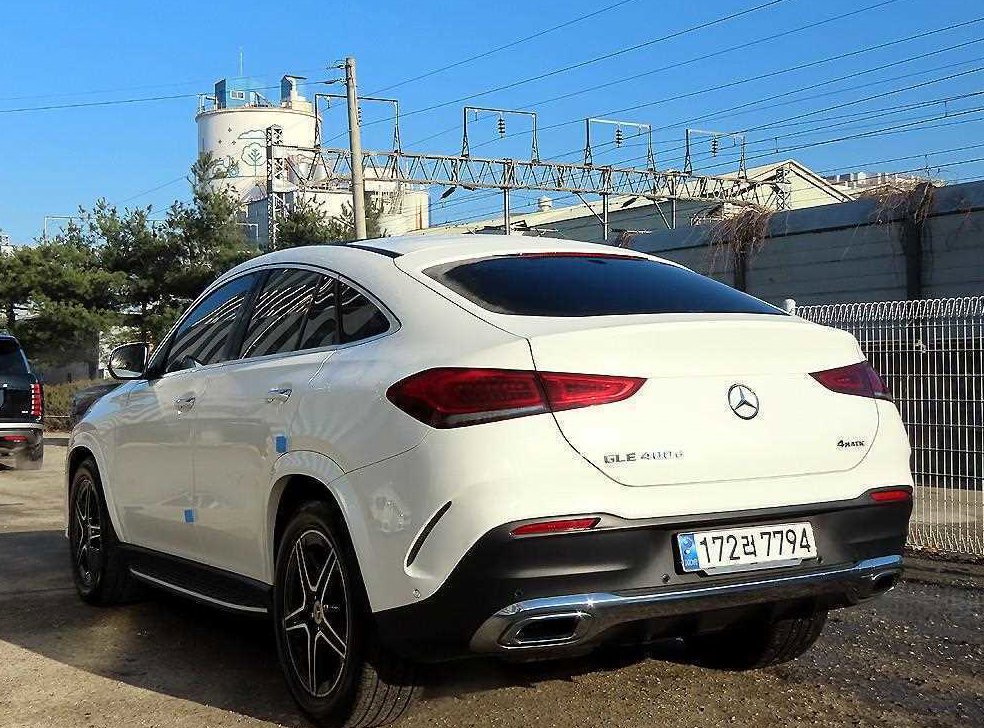 벤츠 GLE 클래스 GLE 400d 4MATIC 쿠페 사진 3