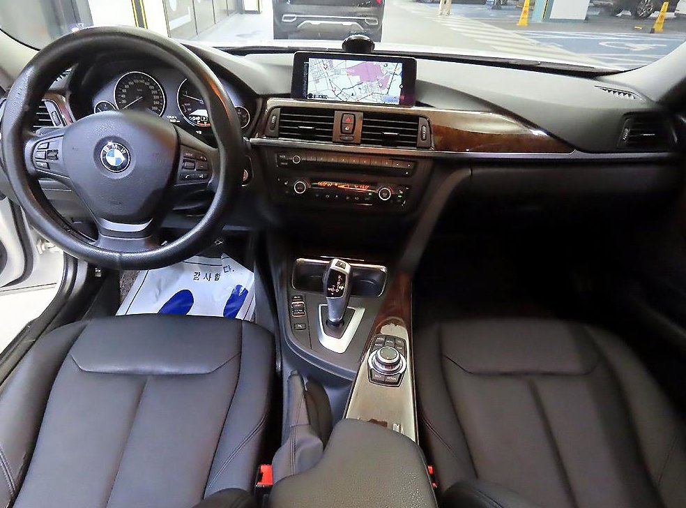 BMW 3시리즈 320d xDrive 사진 10