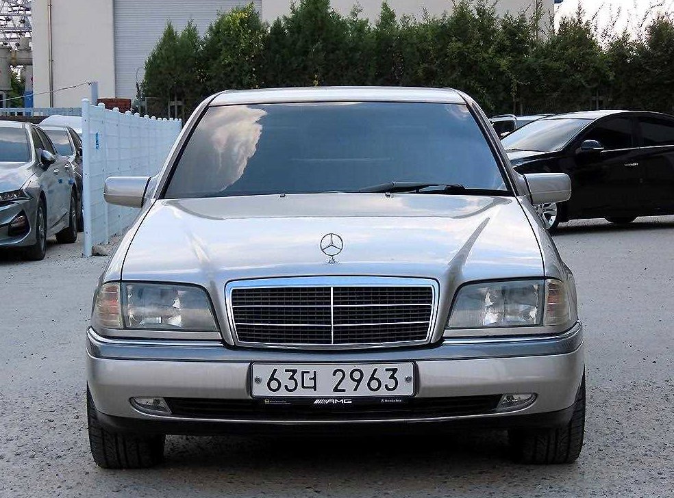 벤츠 C 클래스 C200