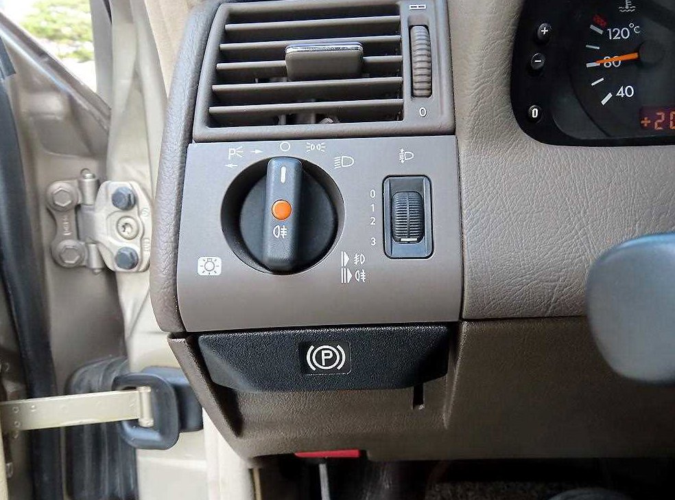 벤츠 C 클래스 C200 사진 12