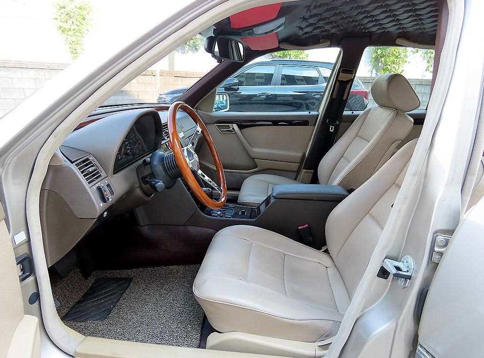 벤츠 C 클래스 C200 사진 5