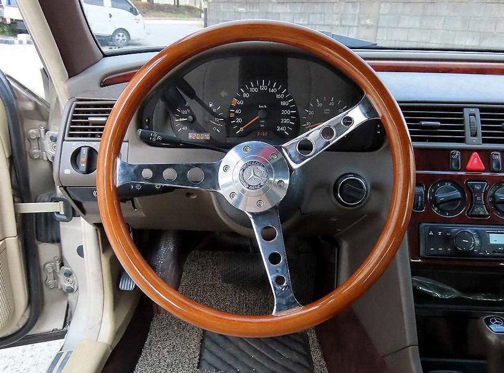 벤츠 C 클래스 C200 사진 8