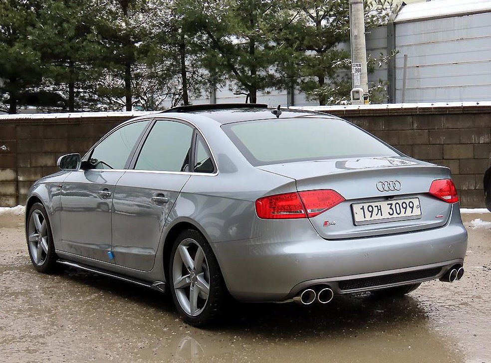 아우디 A4 2.0 TFSI 콰트로 사진 3