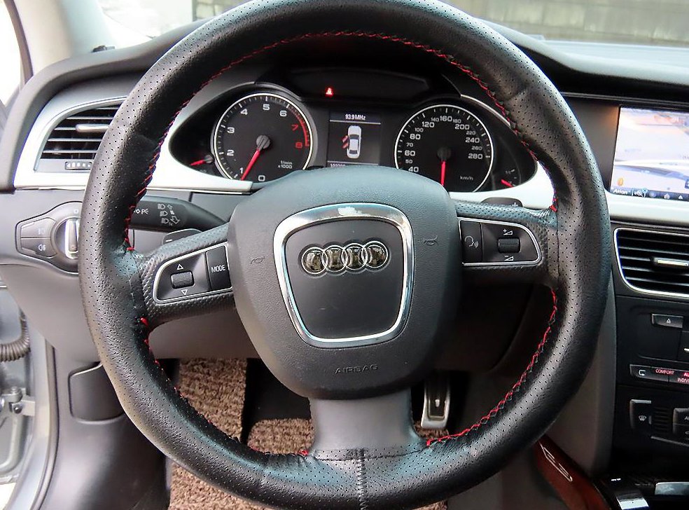 아우디 A4 2.0 TFSI 콰트로 사진 9