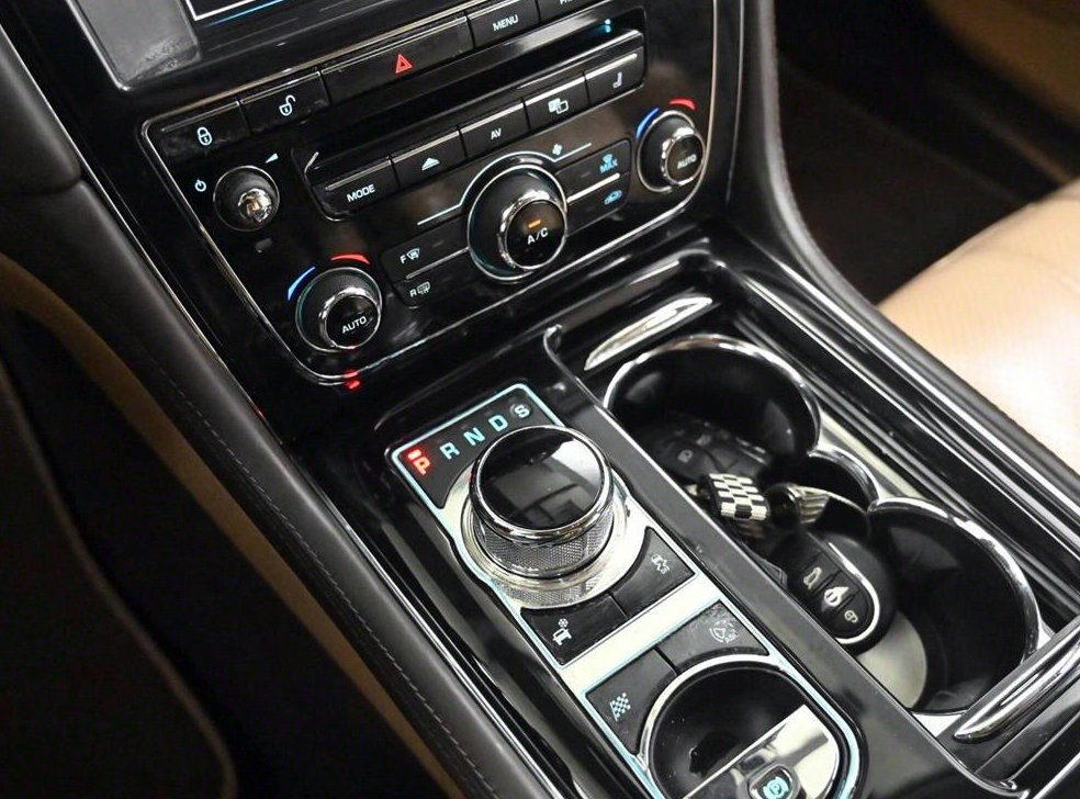 재규어 XJ 3.0 SC 사진 8