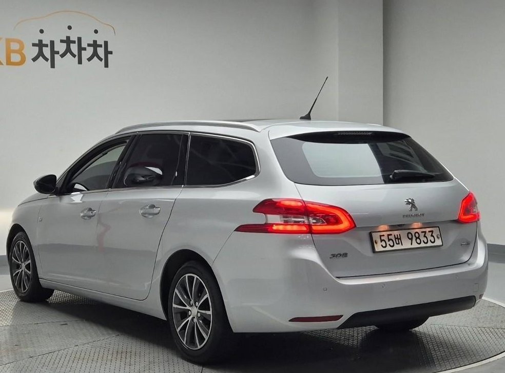 푸조 308 2.0 BlueHDi 알뤼르 사진 2