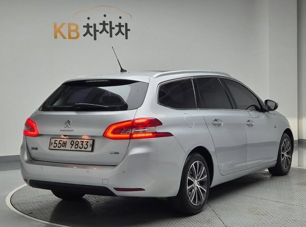 푸조 308 2.0 BlueHDi 알뤼르 사진 3