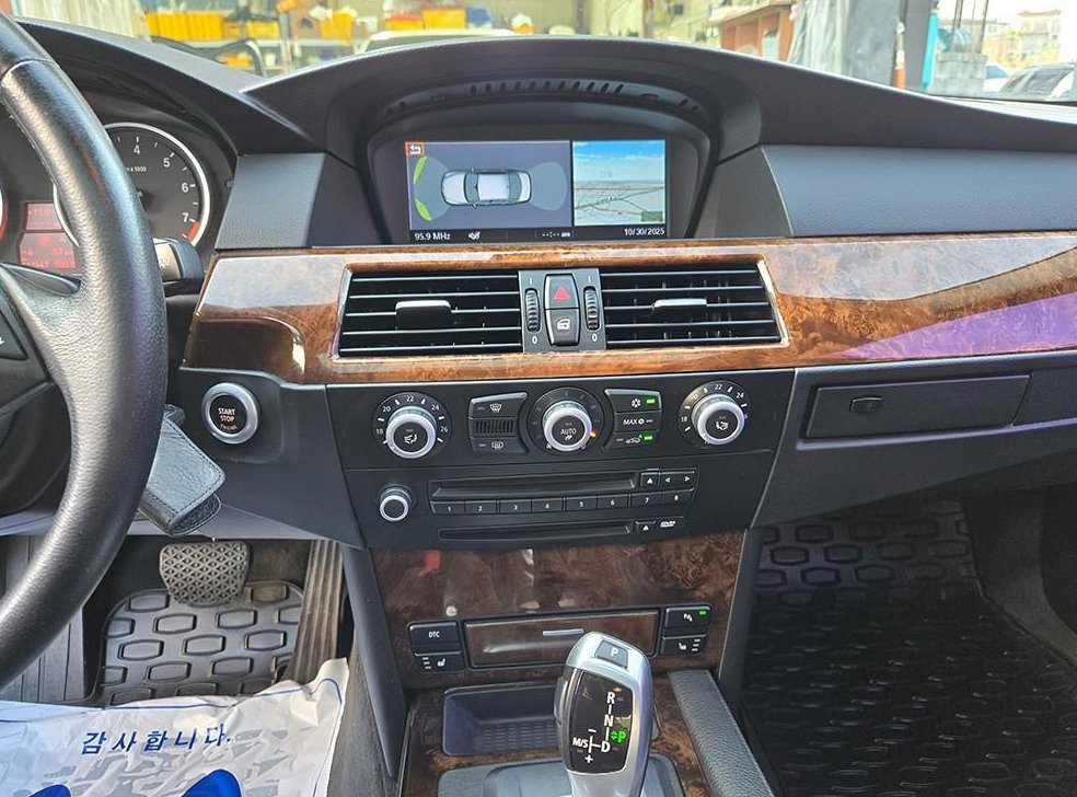 BMW 5시리즈 528i 사진 10