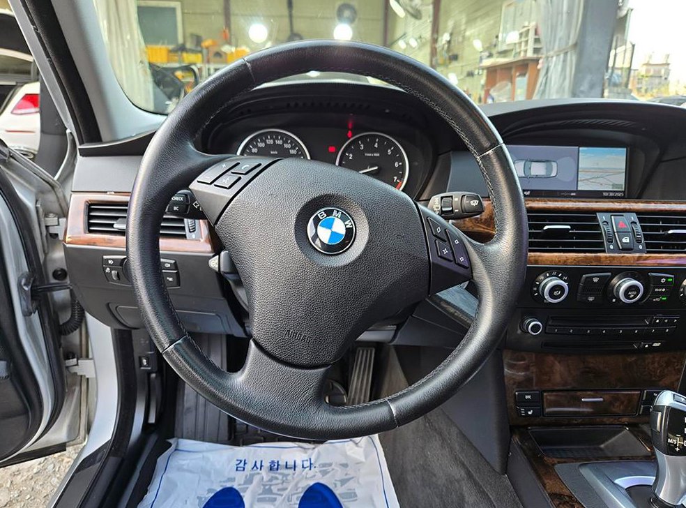 BMW 5시리즈 528i 사진 7