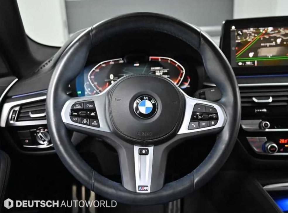 BMW 5시리즈 520i 사진 13