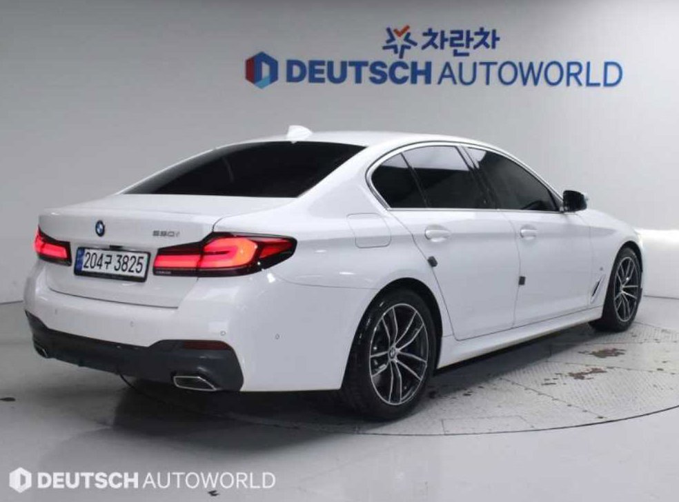 BMW 5시리즈 520i 사진 2