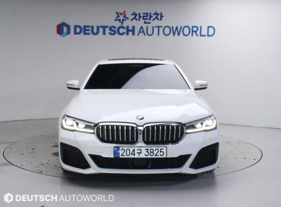 BMW 5시리즈 520i 사진 3