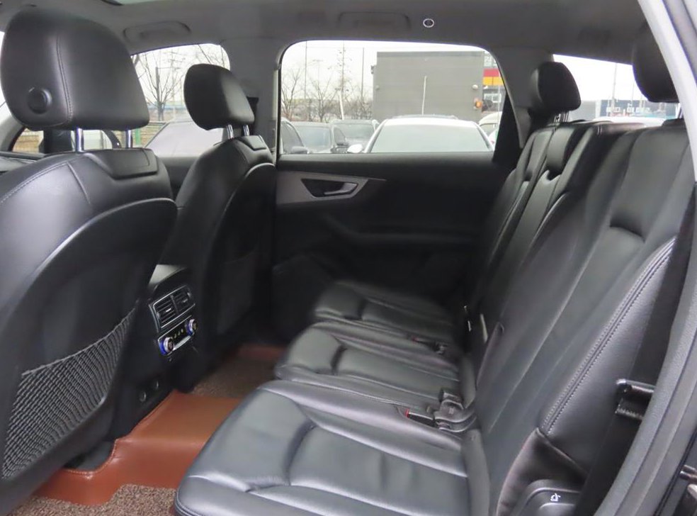아우디 Q7 45 TFSI 콰트로 사진 6