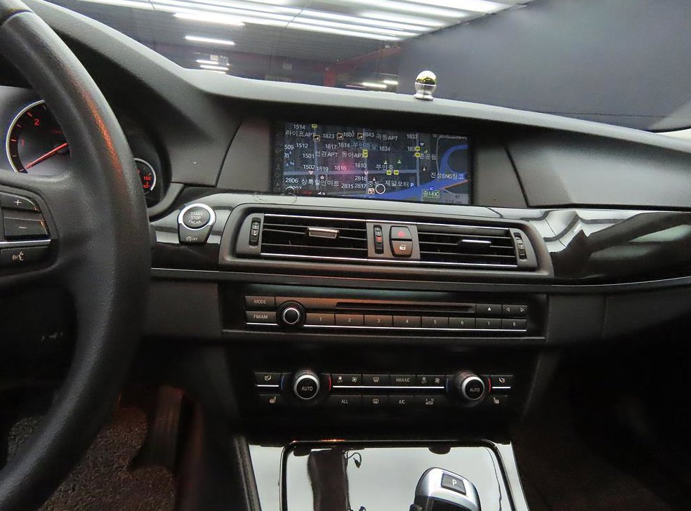 BMW 5시리즈 520d 사진 10