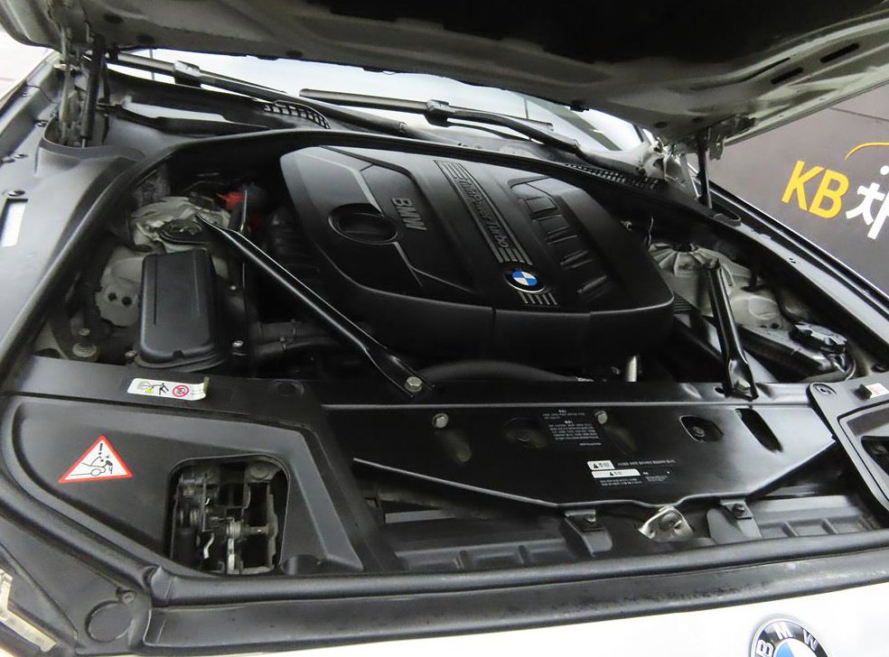 BMW 5시리즈 520d 사진 19