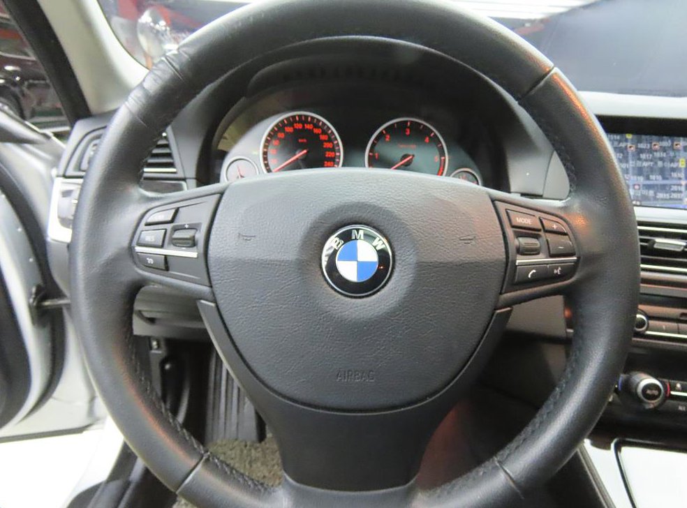 BMW 5시리즈 520d 사진 8