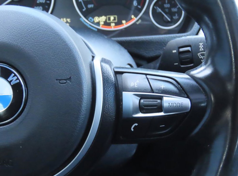 BMW 3시리즈 320d xDRIVE 투어링 M 스포츠 사진 11