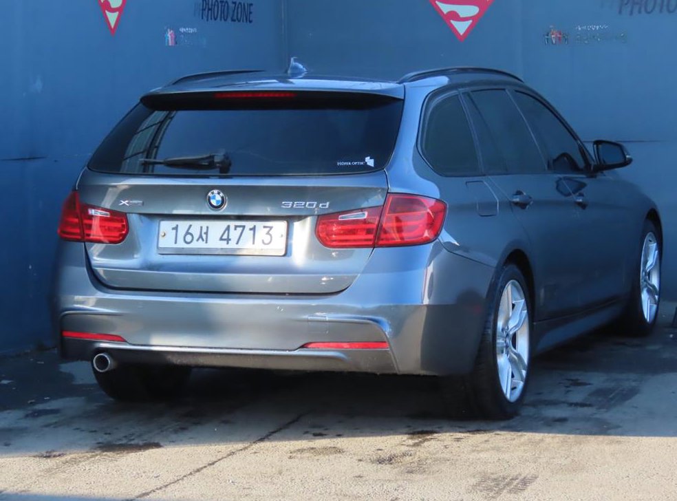 BMW 3시리즈 320d xDRIVE 투어링 M 스포츠 사진 3