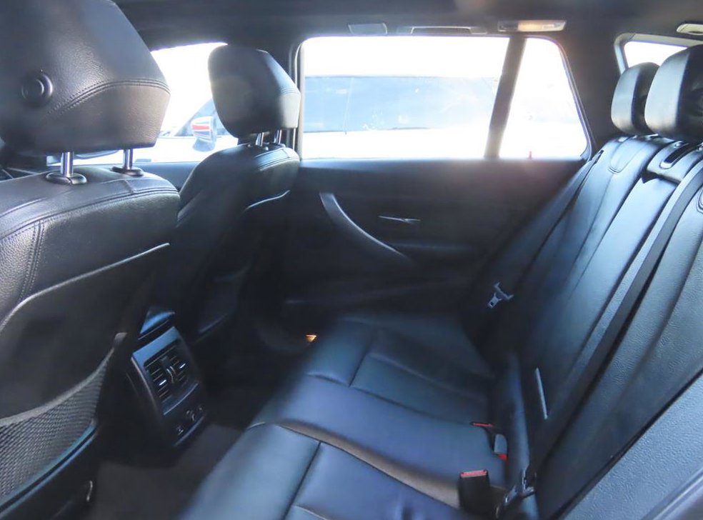 BMW 3시리즈 320d xDRIVE 투어링 M 스포츠 사진 8