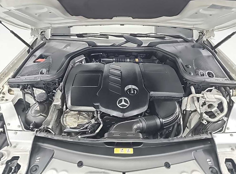 벤츠 E 클래스 E220d 4MATIC 익스클루시브 사진 5