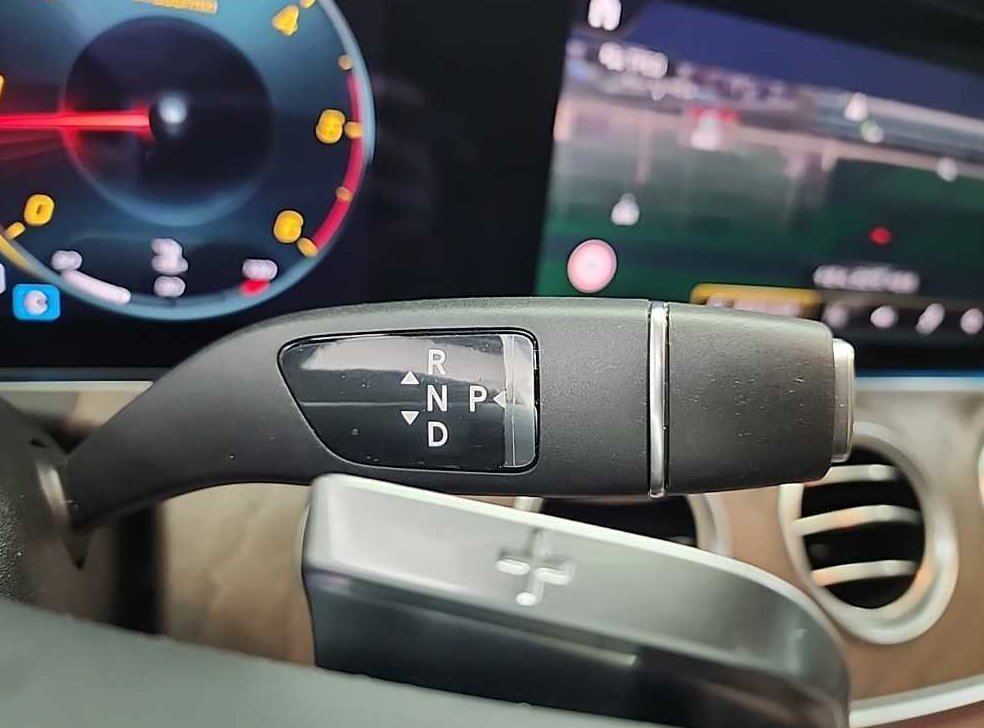 벤츠 E 클래스 E220d 4MATIC 익스클루시브 사진 8